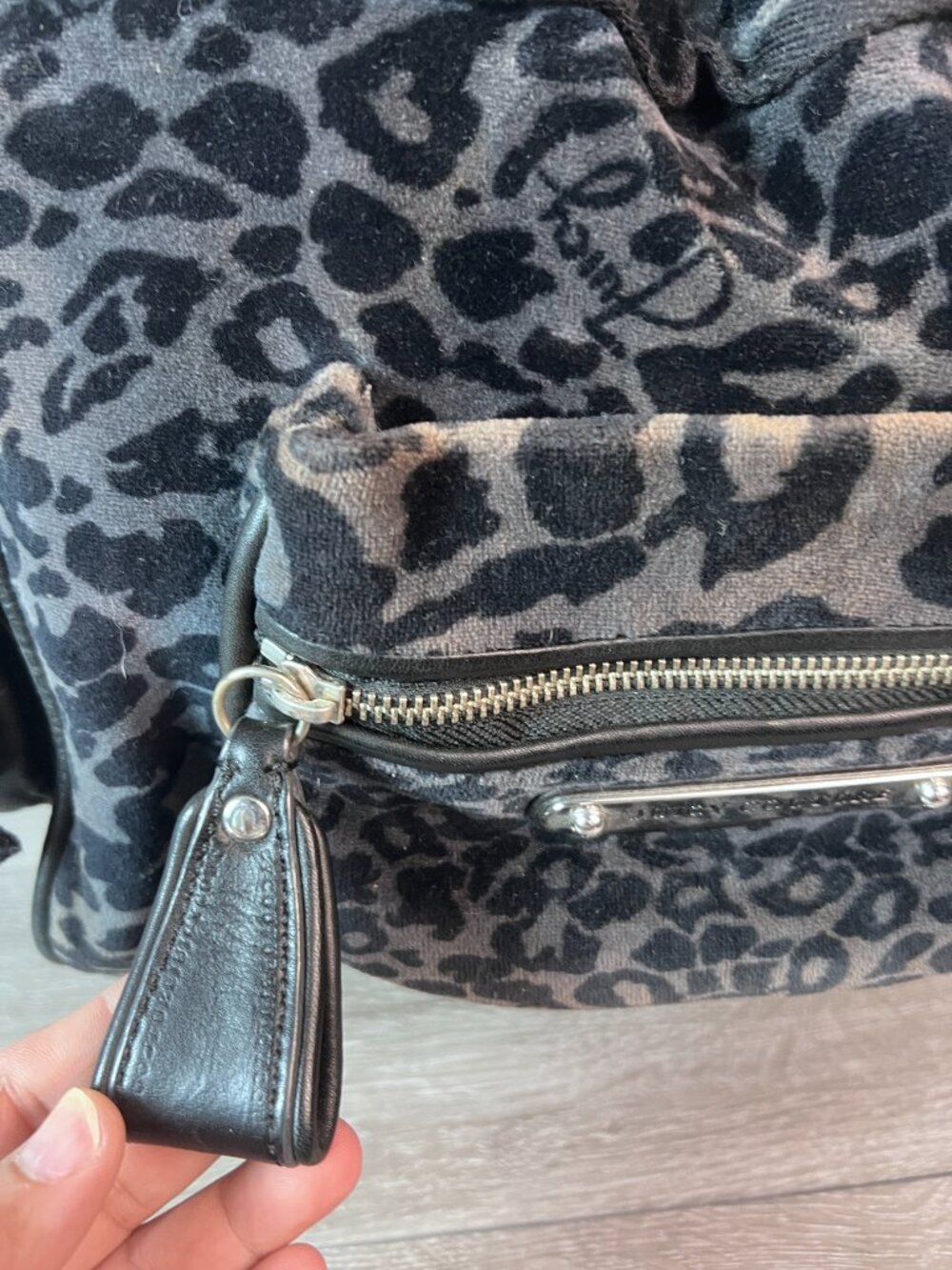 juicy couture daydreamer leopard print bag in grey and black - Picture 3 of 12